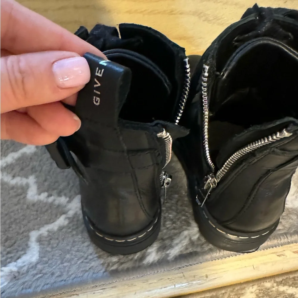 Pre owned Givenchy toddler girls size 25 (European ) - Picture 7 of 8